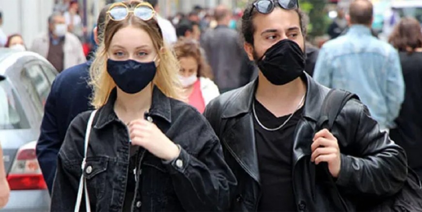 Fırsatçılar maske fiyatlarına yüzde 300 zam yaptı!