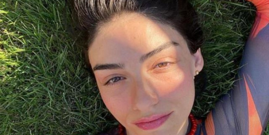 Hazar Ergüçlü'ye bikini tepkisi!