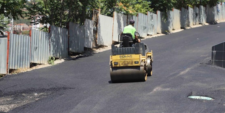Kartal’da asfaltlama çalışmaları tam gaz sürüyor