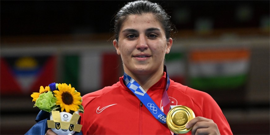 Busenaz Sürmeneli'nin hayatı kitap oldu