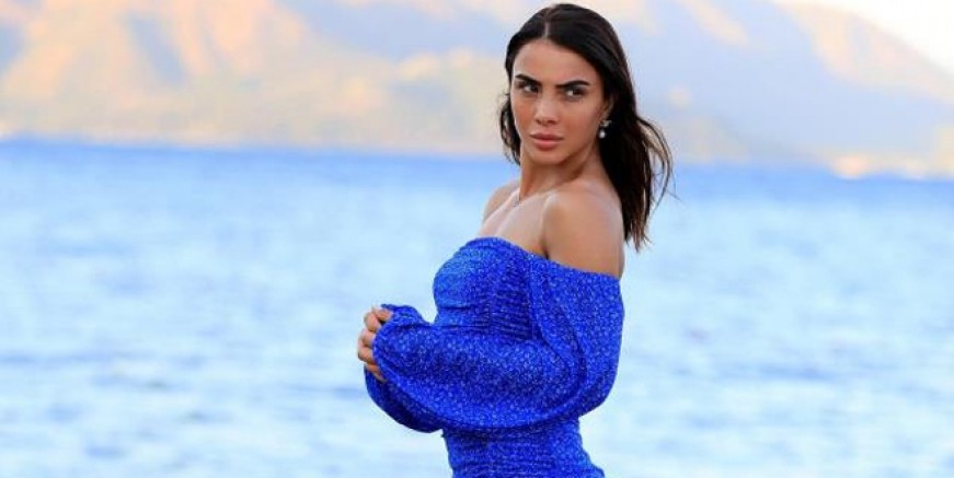 Sabriye Şengül bikinisiyle ortalığı salladı