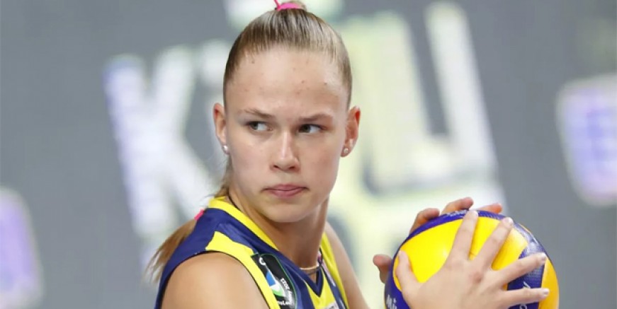 Arina Fedorovtseva ilgiden bunaldı!