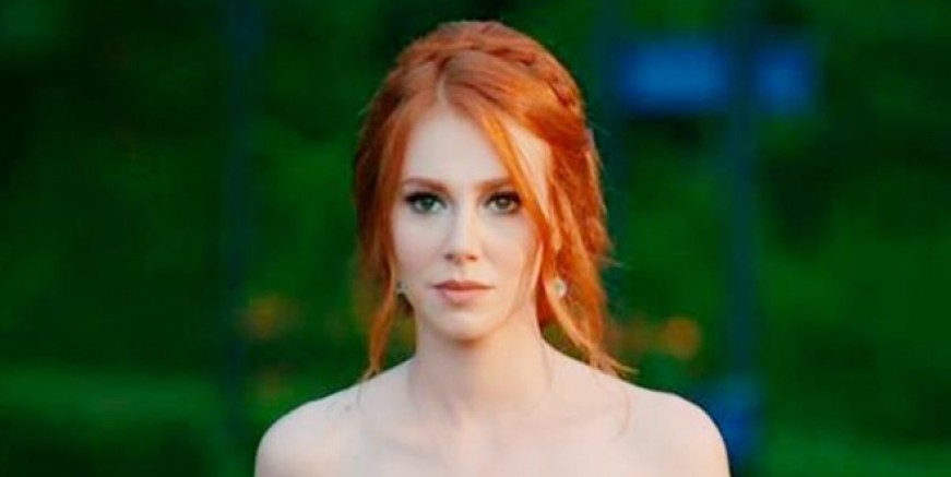 Elçin Sangu iğne ipliğe döndü!