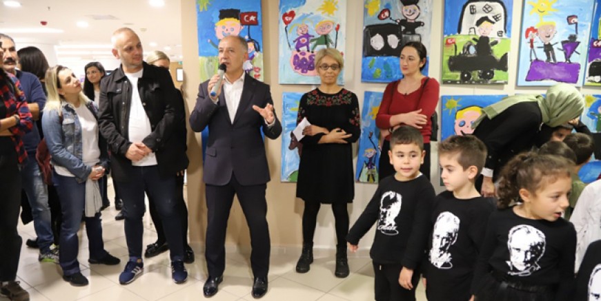 ‘Kalbimdeki Atatürk Sergisi’ Kartal’da Açıldı
