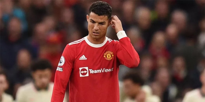 Manchester United Ronaldo'nun biletini kesti