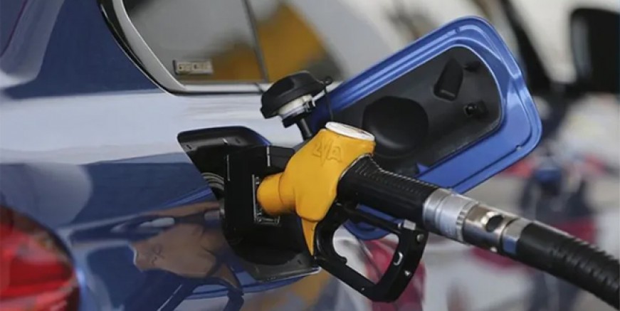 Benzin ve motorine indirim bekleniyor