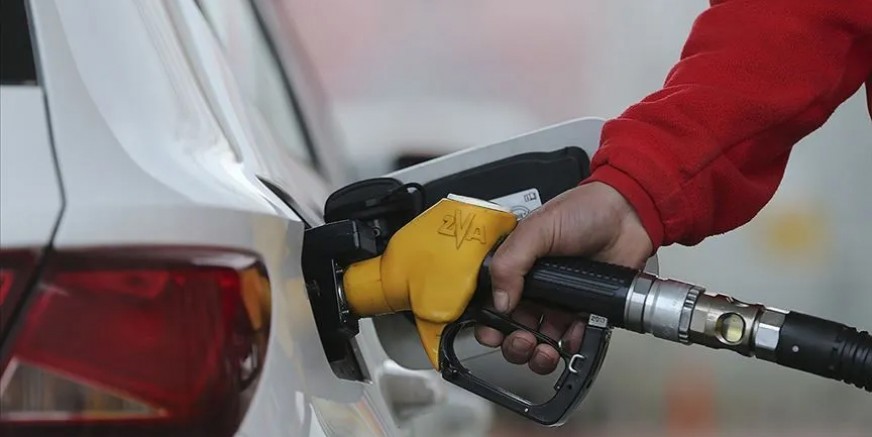 Benzine büyük zam geliyor