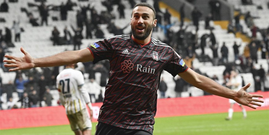 Cenk Tosun Beşiktaş'ı ipten aldı