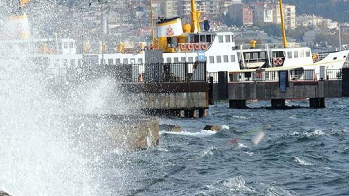 İstanbul'da vapur seferlerine lodos engeli