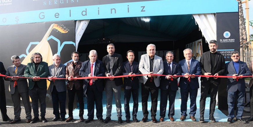 Geleneksel Halk Çalgıları Tuzla’da Sergileniyor