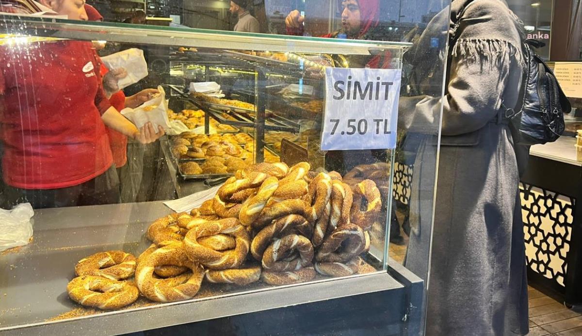 İstanbul'da simite yüzde 50 zam!