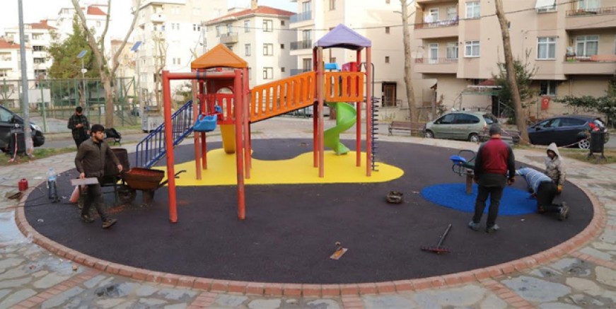 Kartal'da parklara sağlıklı-modern zeminler