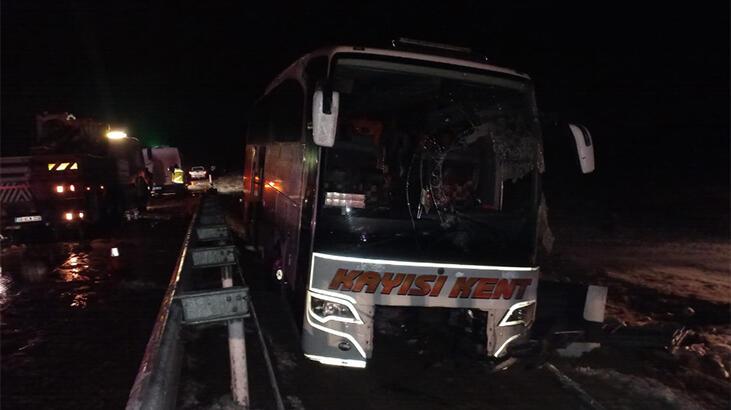 Kayseri'de yolcu otobüsü kaza yaptı! 3 kişi öldü