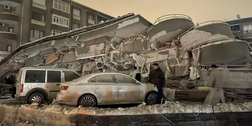 Kahramanmaraş'ta 7,4 büyüklüğünde deprem!