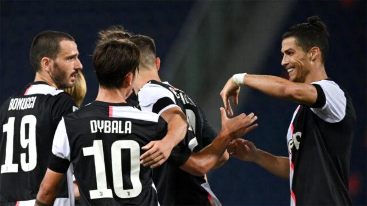 Ronaldo'nun deprem için bağışladığı formalar satıldı!