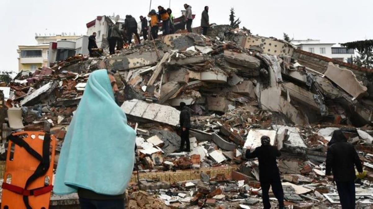 10 ili vuran depremde şu ana kadar 284 kişi hayatını kaybetti