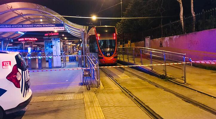 Cevizlibağ'da tramvay raydan çıktı!