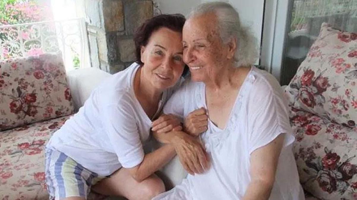 Fatma Girik'in annesi hayatını kaybetti