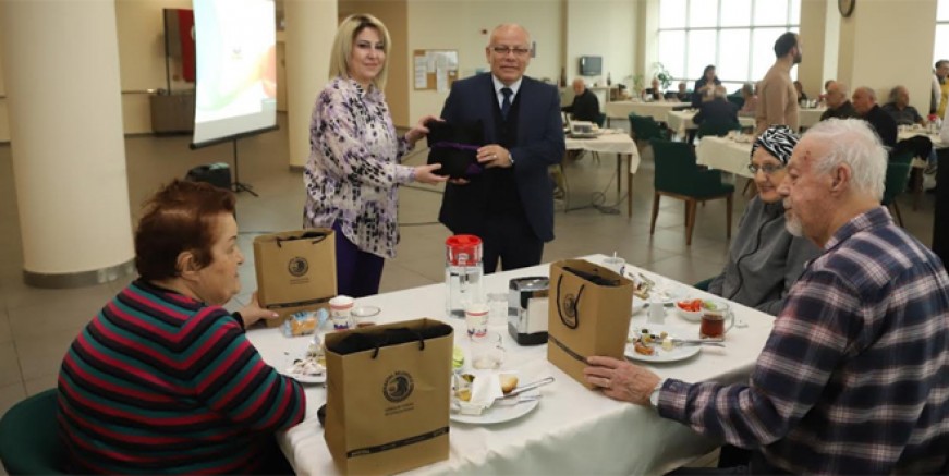 Kartal Belediyesi'nden huzurevi sakinlerine anlamlı jest
