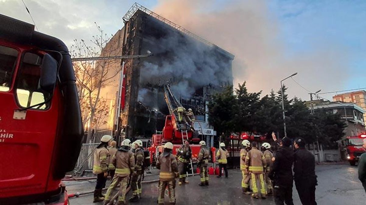 Akit Gazetesi'ndeki yangın 15 saat sürdü