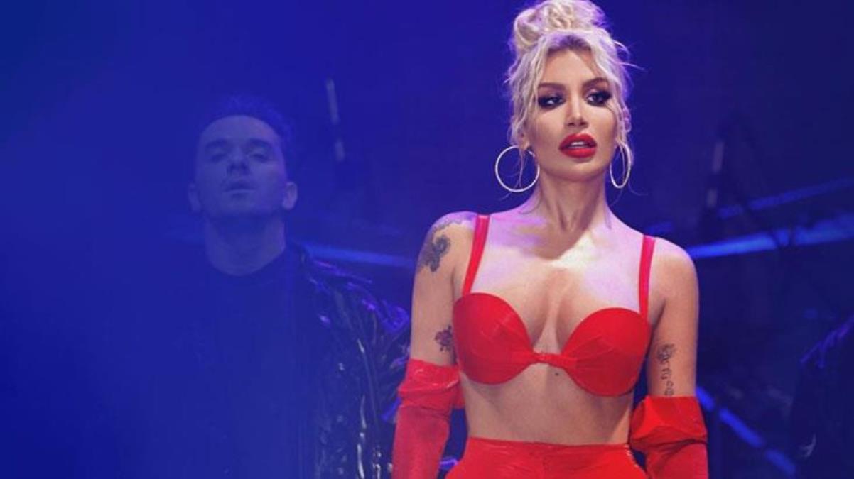 İrem Derici uçağın tuvaletinden paylaşım yaptı