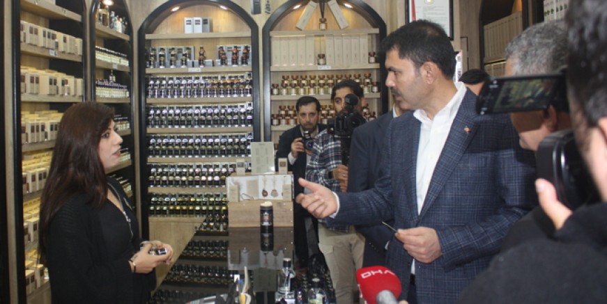 Kartal'da Murat Kurum'a yoğun ilgi