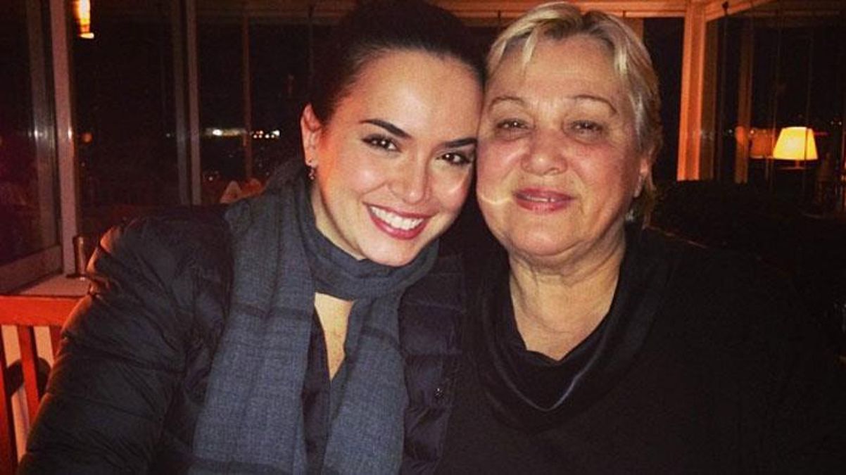 Yeliz Şar'ın annesi hayatını kaybetti