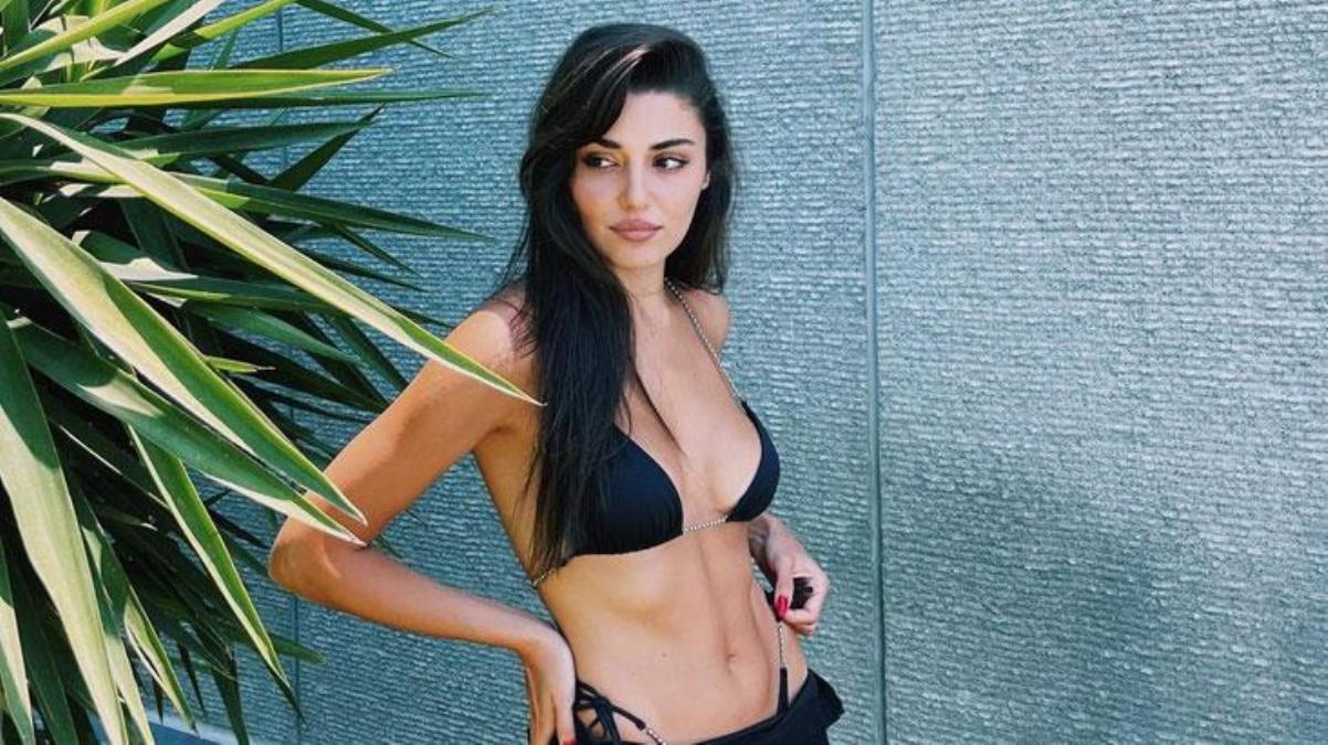 Hande Erçel hayranlarını büyüledi