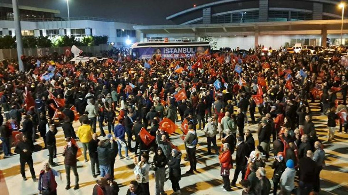 Sabiha Gökçen Havalimanı miting alanına döndü!