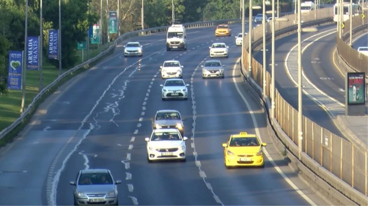 Bayram tatilcileri gitti, İstanbul'da yollar boş!