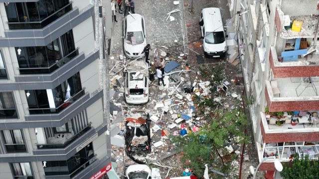 Son Dakika: İstanbul Şirinevler'de bir binadaki doğal gaz patlamasında can kaybı 3'e yükseldi