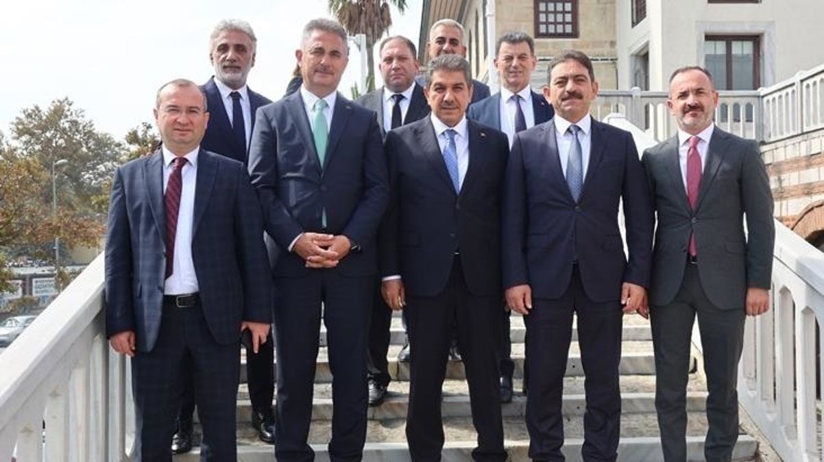 AK Parti'de 11 grup başkanvekili İstanbul'a çıkarma yaptı!
