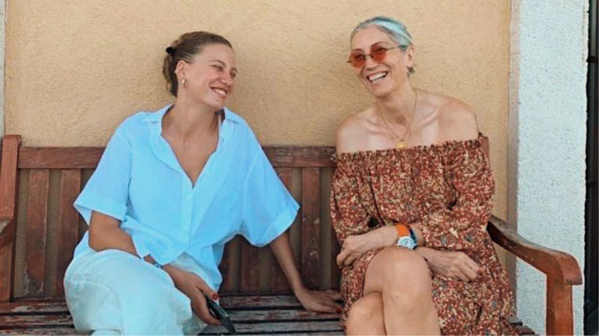 Serenay Sarıkaya'nın annesi hangi oyuncunun evli babasıyla birlikte?