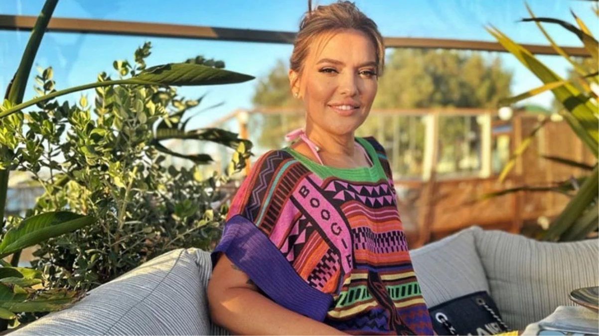 Demet Akalın Altın Kelebek Ödülleri'ne resti çekti
