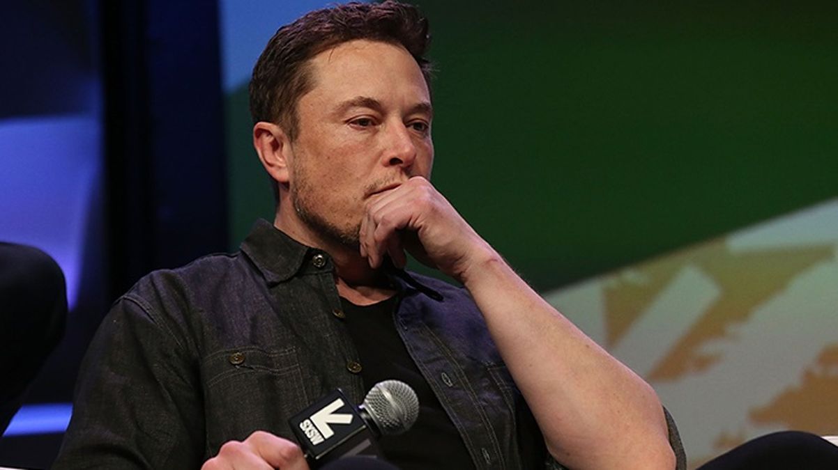 Elon Musk X'ten sonra Apple'ı gözüne kestirdi!