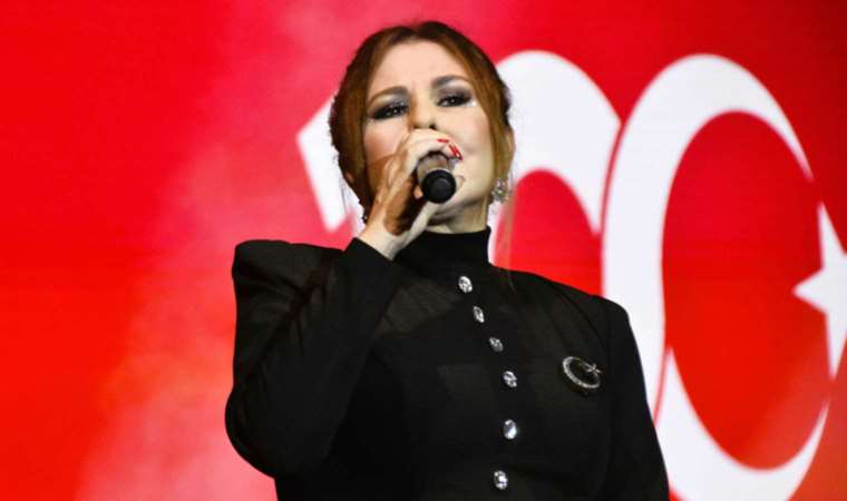 Ünlü sanatçı Nilüfer'den sahnede İsrail tepkisi