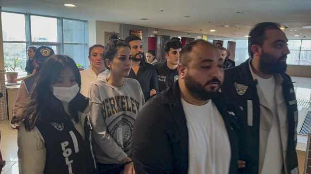 Sağlık kontrolüne getirilen Dilan Polat ve Sıla Doğu