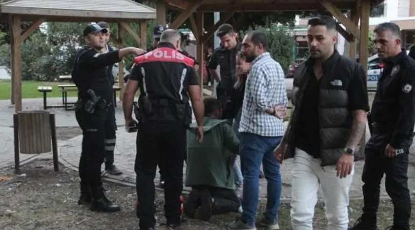 Kız arkadaşıyla tartıştı sonra ağlayarak ayaklarına kapandı