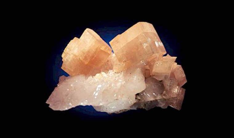Türkiye'nin en değerli mineralinin sentetiği üretildi