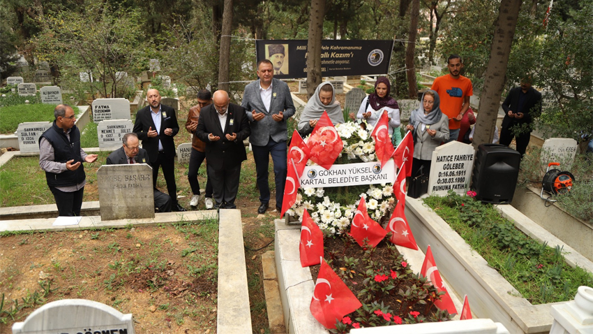 Kartal'lı Kazım kabri başında anıldı
