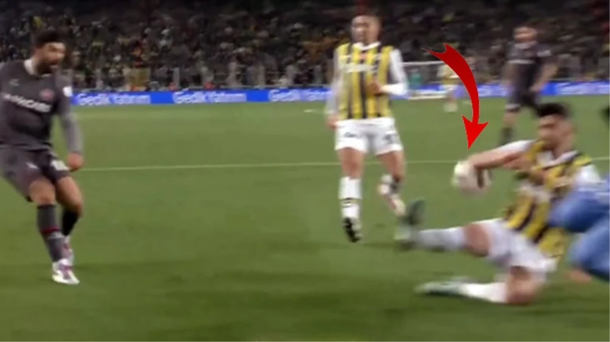 Fenerbahçe maçındaki pozisyon ülkeyi ikiye böldü