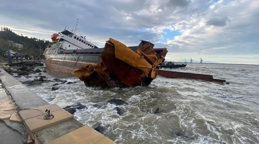 Zonguldak'ta kaybolan kuru yük gemisi battı: 11 Türk denizci kayıp