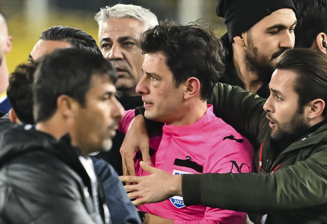 PFDK, Hakem Halil Umut Meler'e yumruk atan Faruk Koca'ya futboldan ömür boyu men cezası verdi