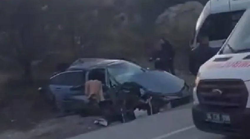 Ankara'da Otomobil yolcu midibüsü ile çekiciye çarptı: 21 yaralı
