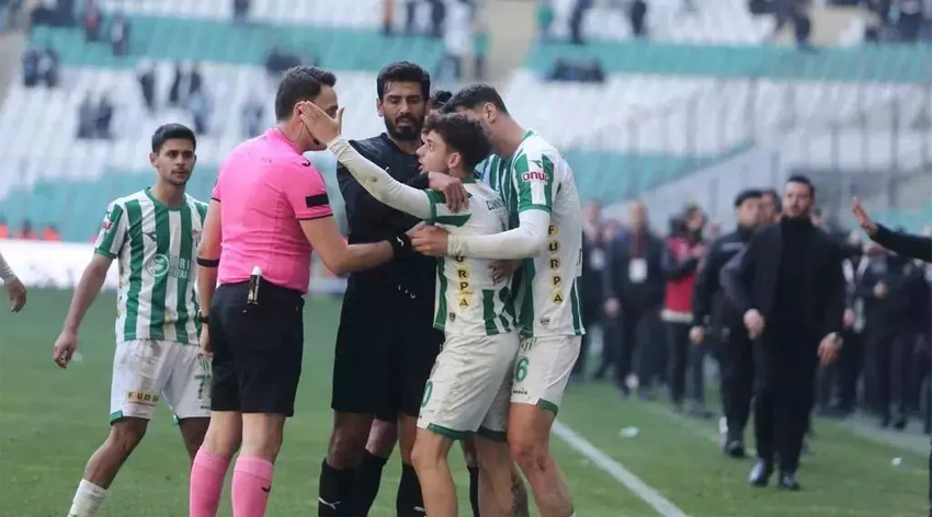 Futbol camiasında sular durulmuyor!