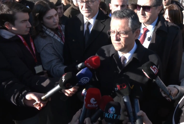 Özel'den şehit cenazesindeki provokasyonla ilgili açıklama: AK Parti'ye yakın isimler telefonla arayıp uyarmıştı