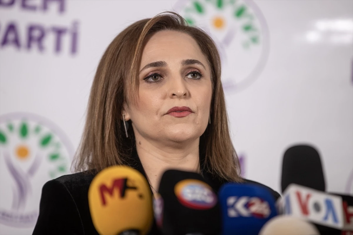 DEM Parti 27 ilçede yerel seçimlere kendi adaylarıyla girecek