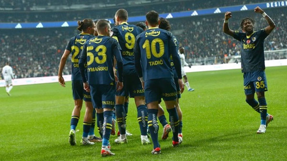 Beşiktaş'ı deviren Fenerbahçe rakibine bir ilki yaşattı