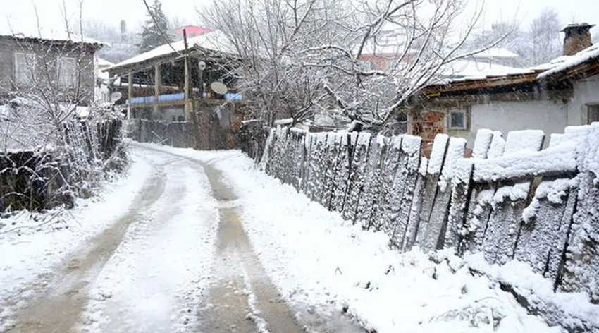 İzlanda soğukları beraberinde karı getirdi