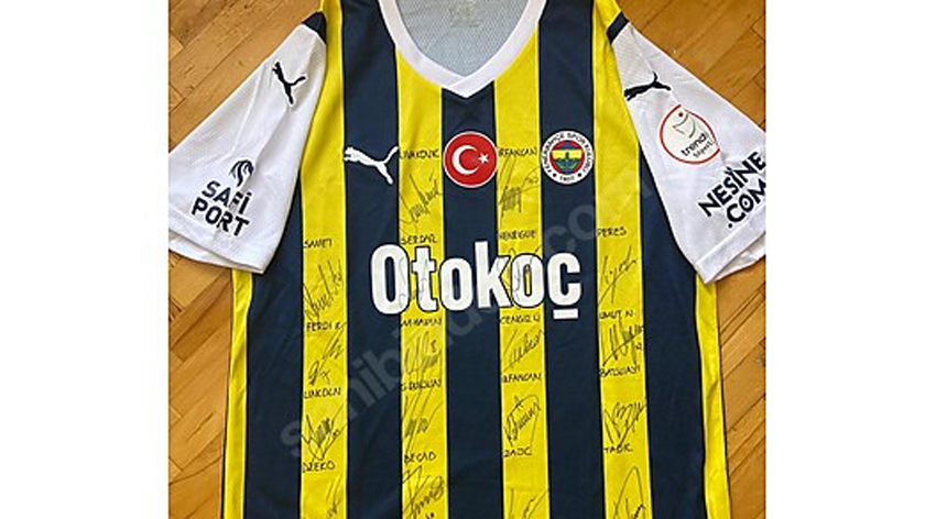 İmzalı forma pazarı çıldırdı! 240 milyon TL